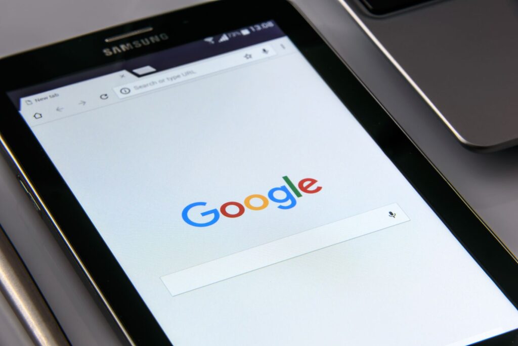 Google Puts A Number On AI Search Clicks, Without The Data via @sejournal, @MattGSouthern